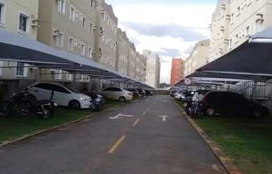 Imagem: O apartamento possui 2 Dormitórios, 1 Banheiro, 1 Vaga na garagem