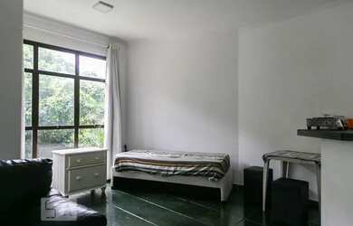 Imagem: O apartamento possui 1 Dormitório, 1 Banheiro, 1 Vaga na garagem