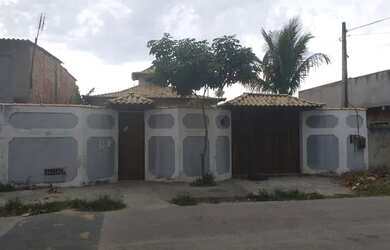 Imagem: A casa possui 2 Dormitórios, 2 Banheiros, 5 Vagas na garagem