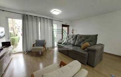 Imagem: A casa em condomínio possui 4 Dormitórios, 4 Banheiros, 2