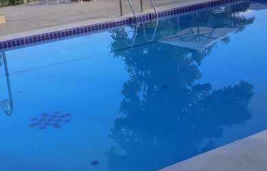 Imagem: Casa em condominio fechado, com 04 quartos, piscina, ha 200m