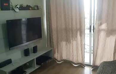 Imagem: O apartamento possui 2 Dormitórios, 1 Banheiro, 1 Vaga na garagem