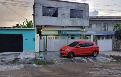 Imagem: A casa possui 2 Dormitórios, 1 Banheiro, 1 Vaga na garagem