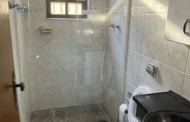 Imagem 5: Vendo linda casa, arejada e segura na vila Maracanã, praia grande São...