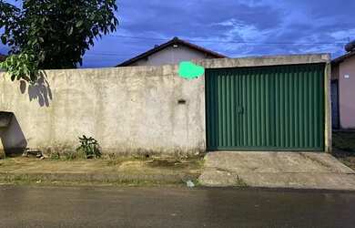 Imagem: A casa possui 2 Dormitórios, 1 Banheiro, 1 Vaga na garagem