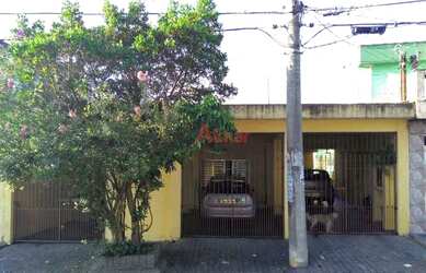 Imagem: A casa possui 3 Dormitórios, 1 Banheiro, 3 Vagas na garagem