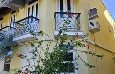 Imagem: A casa em condomínio para alugar possui 3 Dormitórios, 5 Banheiros