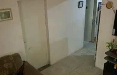 Imagem: A casa possui 3 Dormitórios, 1 Banheiro e está localizado