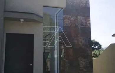 Imagem: A casa possui 3 Dormitórios, 3 Banheiros, 2 Vagas na garagem