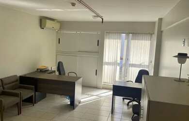 Imagem: O depósito possui 2 Vagas na garagem, 54m² de Área e está