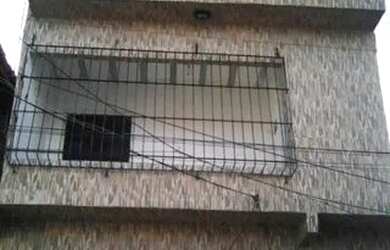 Imagem: A casa possui 2 Dormitórios, 2 Banheiros, 1 Vaga na garagem