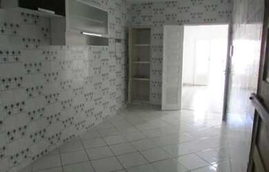 Imagem: A casa possui 3 Dormitórios, 1 Banheiro, 1 Vaga na garagem