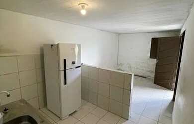 Imagem: A casa possui 2 Dormitórios, 1 Banheiro, 1 Vaga na garagem