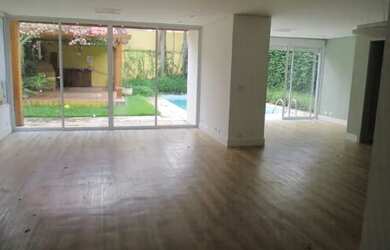 Imagem: A casa em condomínio possui 4 Dormitórios, 5 Banheiros, 3