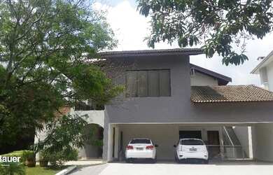 Imagem: A casa em condomínio possui 4 Dormitórios, 5 Banheiros, 5