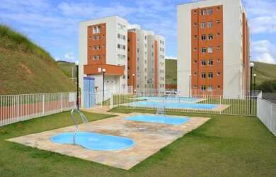 Imagem: O apartamento possui 2 Dormitórios, 1 Banheiro, 1 Vaga na garagem