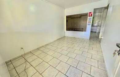 Imagem: A casa possui 3 Dormitórios, 1 Banheiro, 5 Vagas na garagem