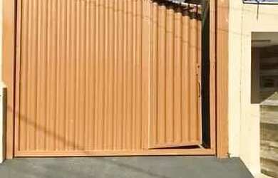 Imagem: A casa possui 2 Dormitórios, 1 Banheiro, 1 Vaga na garagem