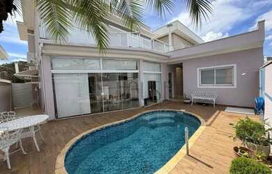 Imagem: A casa em condomínio possui 4 Dormitórios, 5 Banheiros, 4