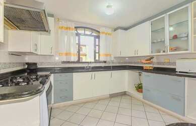 Imagem 7: Vendas Casa Curitiba PR. Churrasqueira, Varanda, Guarda roupae466m² de...