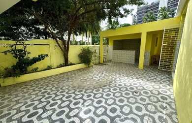 Imagem: A casa possui 5 Dormitórios, 5 Banheiros, 5 Vagas na garagem