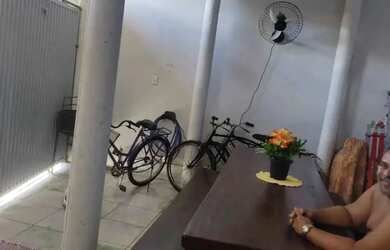 Imagem: A casa possui 2 Dormitórios, 1 Banheiro, 1 Vaga na garagem