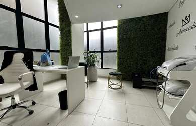 Imagem 8: Sala Comercial Ampla e Estruturada, com 4 Salas e Mezanino no Bigorrilho