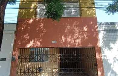 Imagem: A casa possui 4 Dormitórios, 5 Banheiros, 2 Vagas na garagem