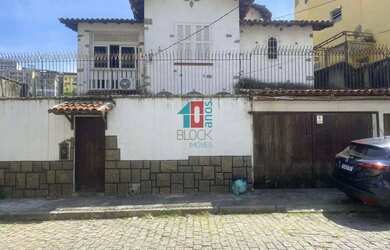 Imagem: A casa possui 5 Dormitórios, 5 Banheiros, 3 Vagas na garagem