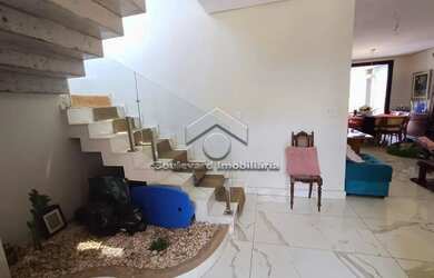 Imagem: A casa em condomínio possui 3 Dormitórios, 3 Banheiros, 4