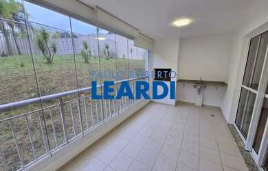 Imagem: O apartamento possui 2 Dormitórios, 1 Banheiro, 2 Vagas na