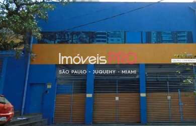 Imagem: O depósito possui 3 Vagas na garagem, 820m² de Área e está