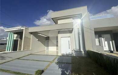 Imagem: A casa em condomínio possui 3 Dormitórios, 2 Banheiros, 2