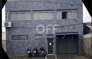 Imagem: O depósito possui 4 Vagas na garagem, 430m² de Área e está