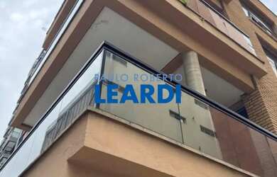 Imagem: O depósito para alugar possui 5 Vagas na garagem e 2500m²