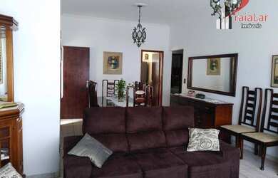 Imagem: A casa possui 4 Dormitórios, 3 Banheiros, 5 Vagas na garagem