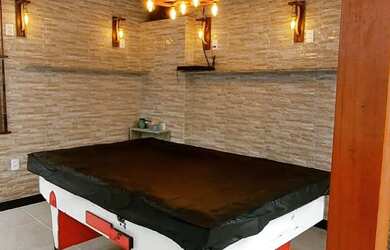 Imagem: A casa possui 5 Dormitórios, 4 Banheiros, 4 Vagas na garagem