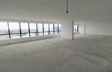 Imagem: O depósito possui 5 Vagas na garagem, 156m² de Área e está