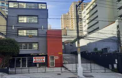 Imagem: O depósito possui 5 Vagas na garagem, 791m² de Área e está