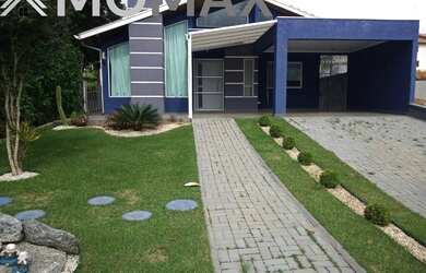 Imagem: A casa em condomínio possui 3 Dormitórios, 2 Banheiros, 4