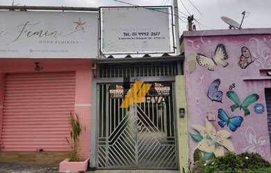 Imagem: O depósito possui 4 Vagas na garagem, 120m² de Área e está