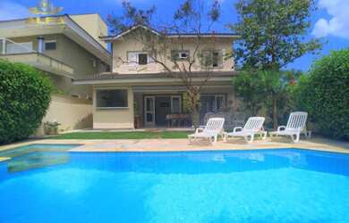 Imagem: A casa em condomínio possui 3 Dormitórios, 4 Banheiros, 2