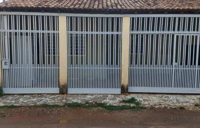 Imagem: A casa possui 2 Dormitórios, 1 Banheiro e está localizado