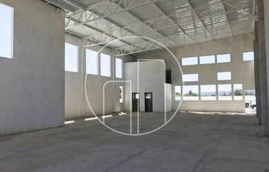 Imagem: O depósito possui 5 Vagas na garagem, 535m² de Área e está