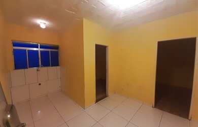 Imagem: A casa possui 1 Dormitório, 1 Banheiro, 2 Vagas na garagem