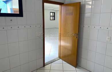 Imagem: O depósito possui 5 Vagas na garagem, 500m² de Área e está