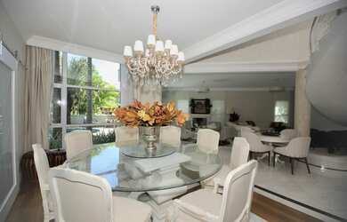 Imagem 11: Lindíssima casa no condomínio São Paulo II com 570 metros. Granja Viana