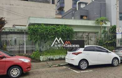 Imagem: A casa possui 5 Dormitórios, 2 Banheiros, 3 Vagas na garagem