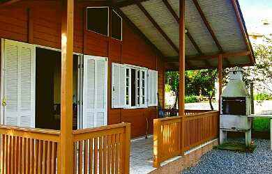 Imagem 2: Linda casa em Imbituba, localizada no bairro Alto Arroio a 200 metros...