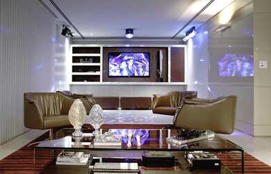 Imagem: O apartamento possui 4 Dormitórios, 5 Banheiros, 4 Vagas na